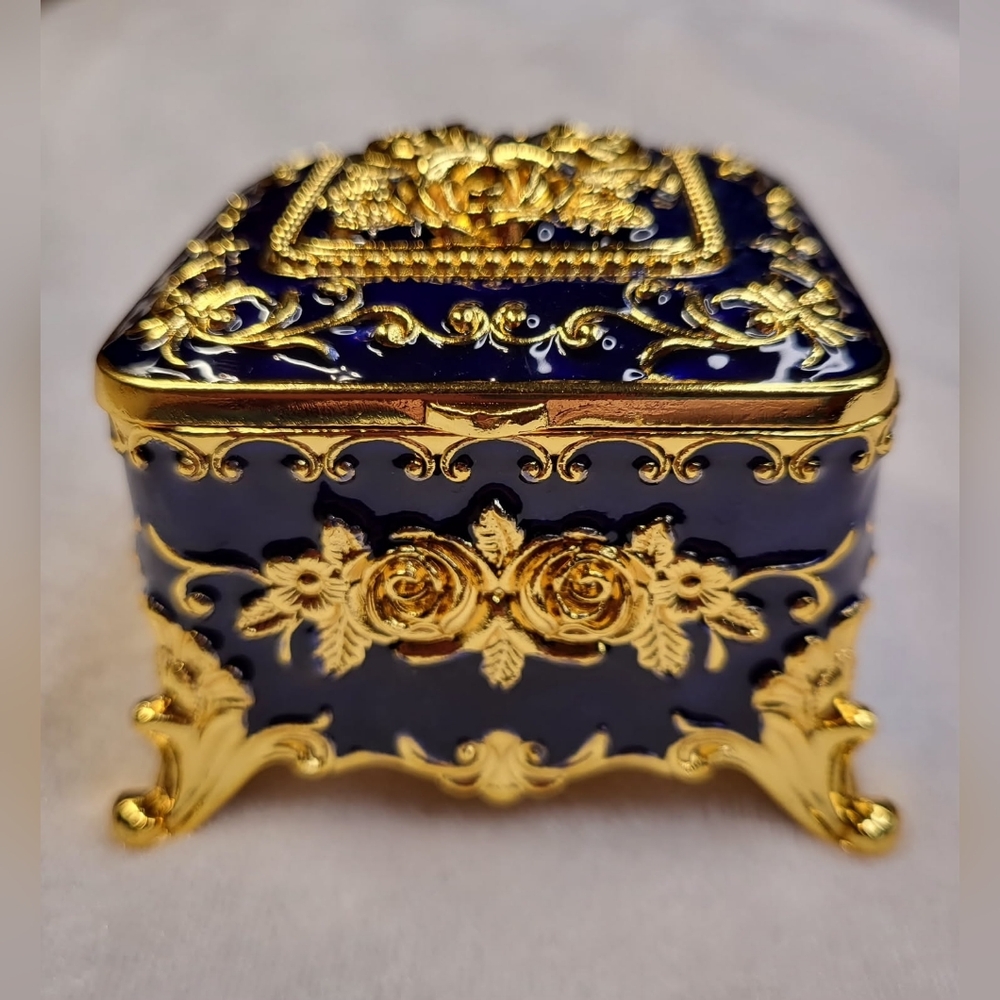 ✨️ New European Vintage  Style Regal Blue & Gold Ornate Enamel Metal Trinket Box